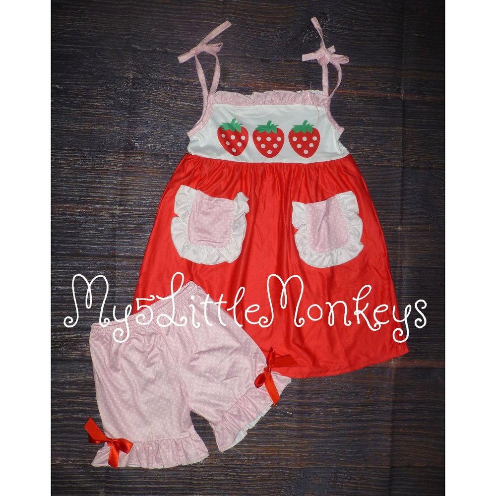Boutique Strawberry Tunic Dress & Shorts Girls Outfit Set - Picture 1 of 2